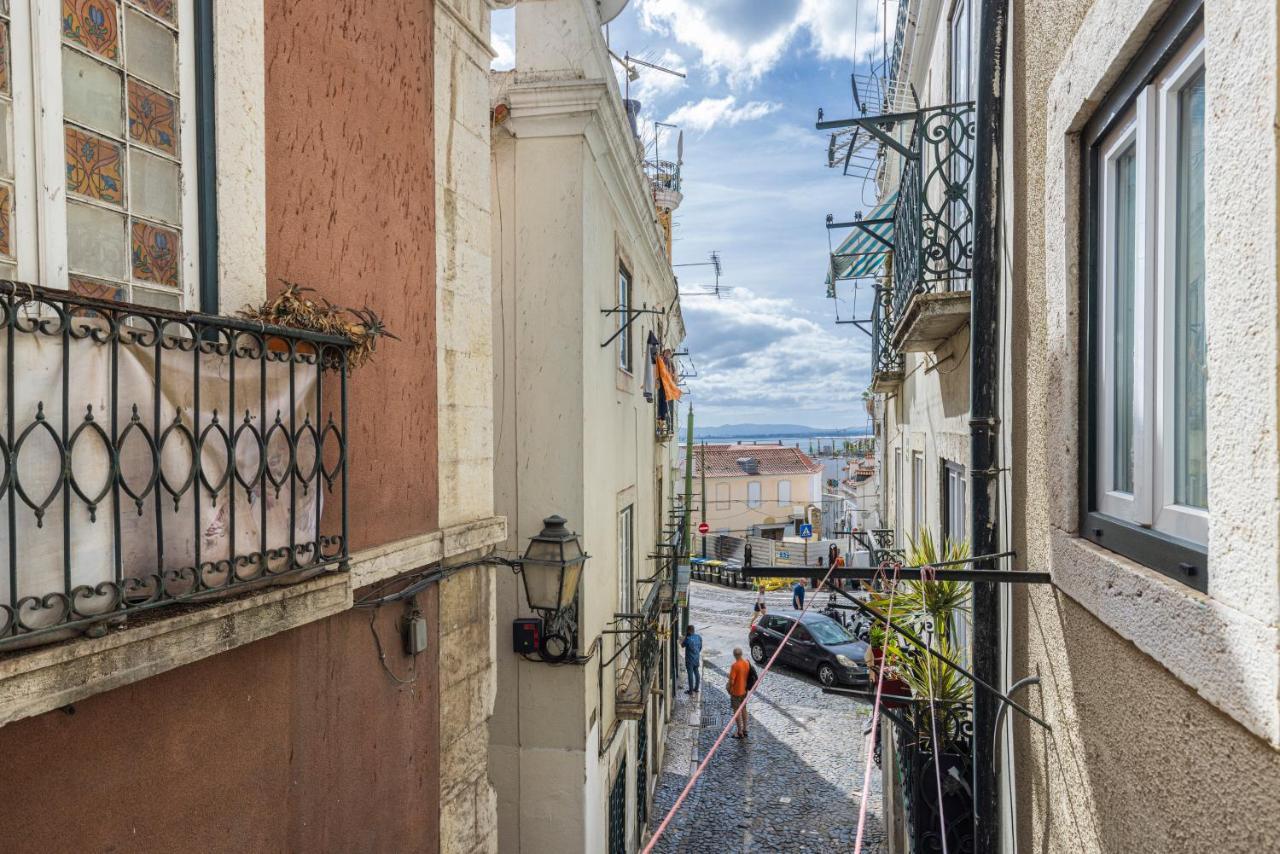 Alfama'S Heart Apartment By Lovelystay Lisboa Exterior foto